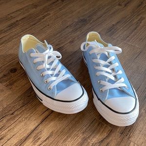 Light blue low top converse
